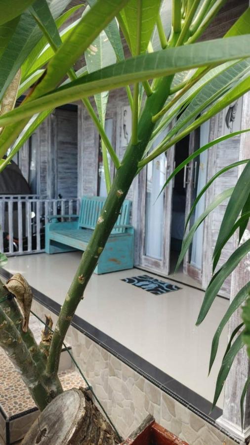 Sarinah Beach - Bistro & Bungalow Batununggul Екстер'єр фото
