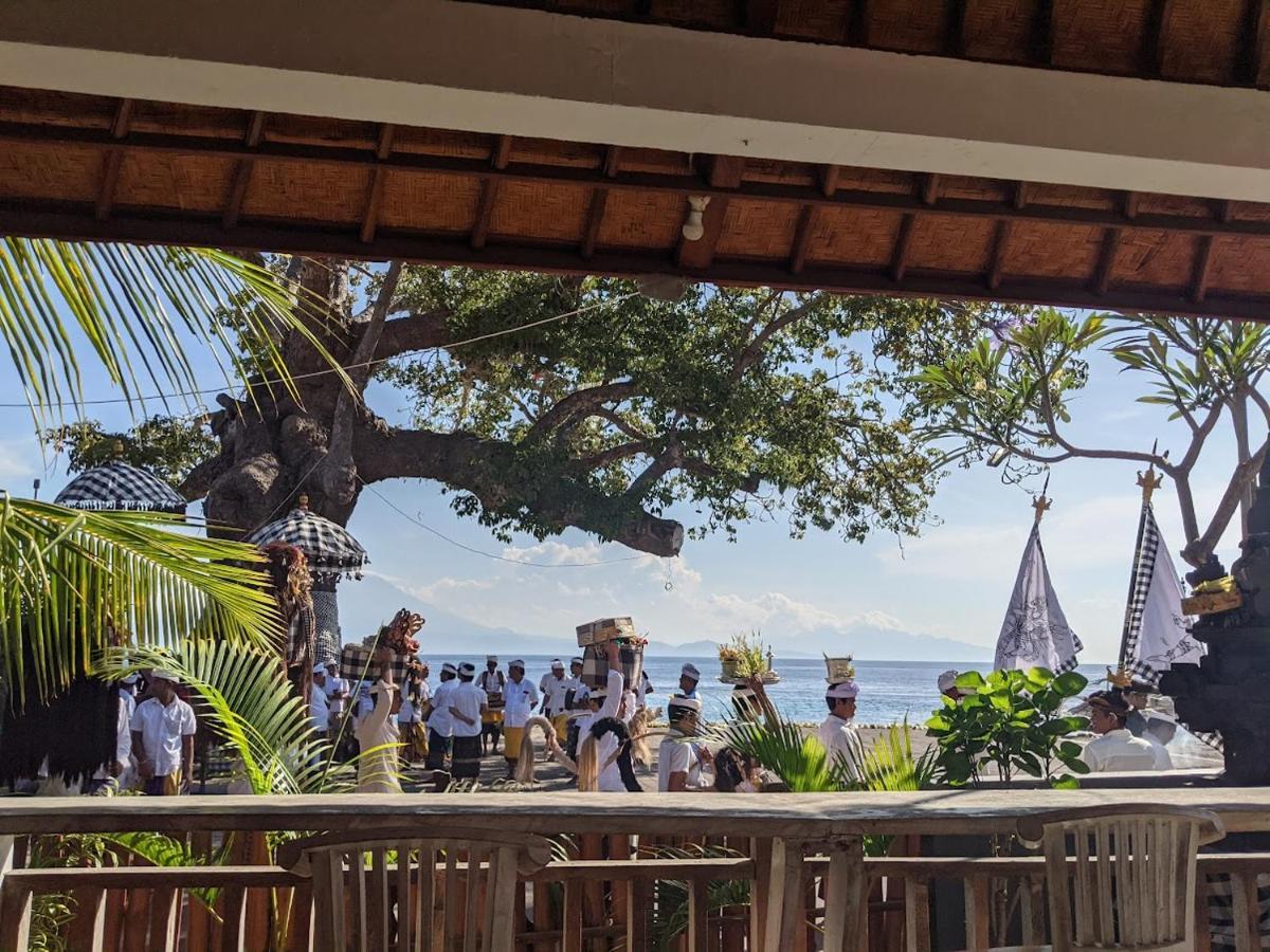 Sarinah Beach - Bistro & Bungalow Batununggul Екстер'єр фото