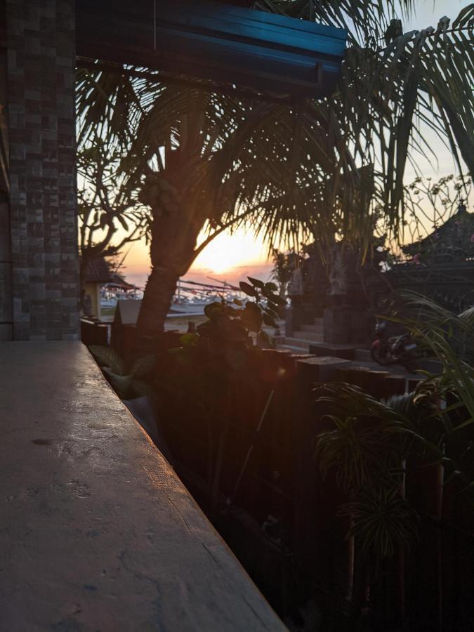 Sarinah Beach - Bistro & Bungalow Batununggul Екстер'єр фото
