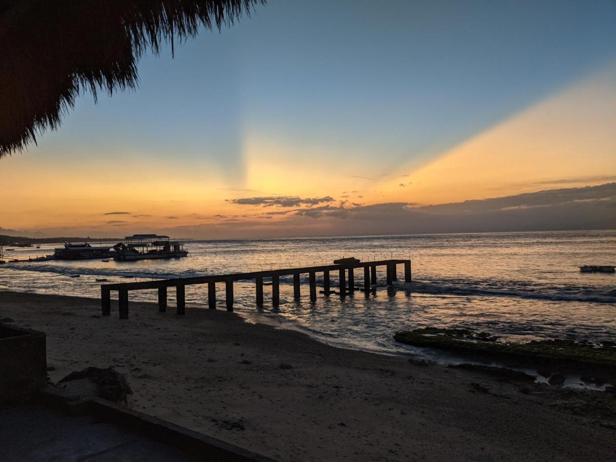 Sarinah Beach - Bistro & Bungalow Batununggul Екстер'єр фото