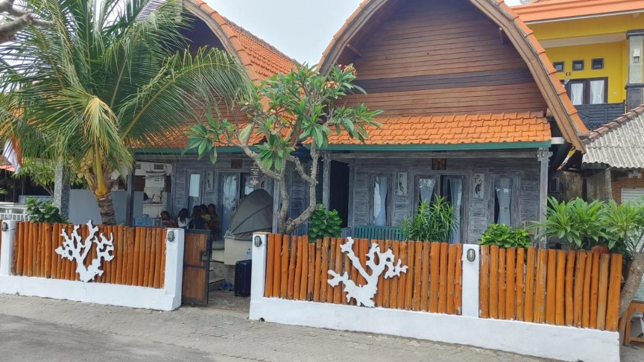 Sarinah Beach - Bistro & Bungalow Batununggul Екстер'єр фото